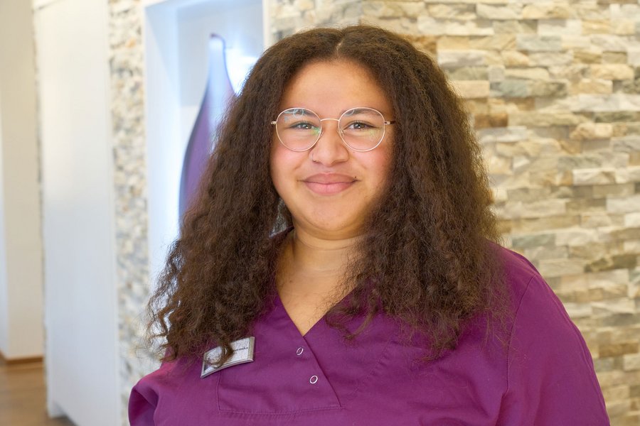 Zahnzentrum Dr. Feige & Kollegen LaraKatharina Chukwuemeka