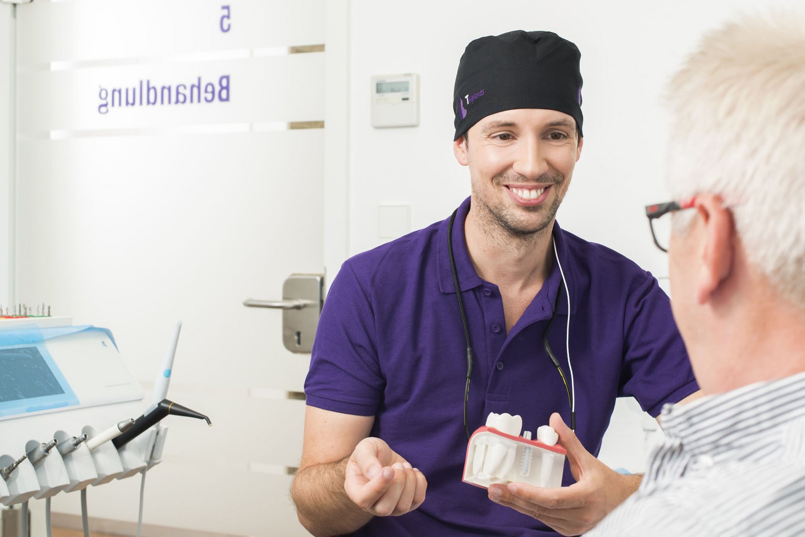 Zahnzentrum Dr. Feige & Kollegen Was ist ein Implantat?